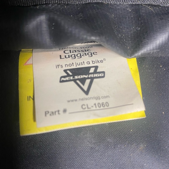 Nelson Rigg cl-1060 tank/ rear seat bag - Picture 4 of 4